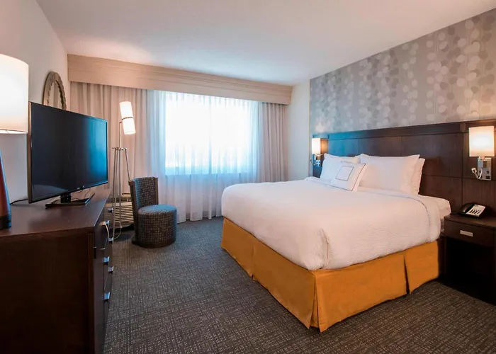 Courtyard By Marriott Columbus
