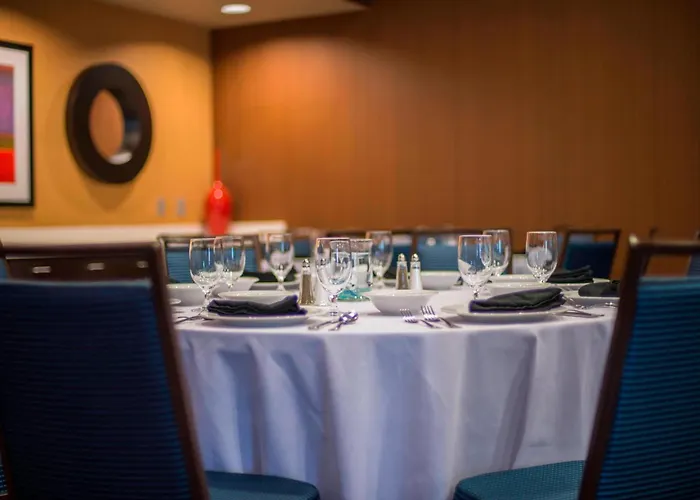 Courtyard By Marriott Columbus