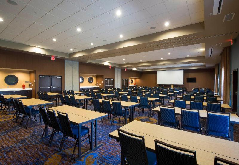 Courtyard By Marriott Columbus