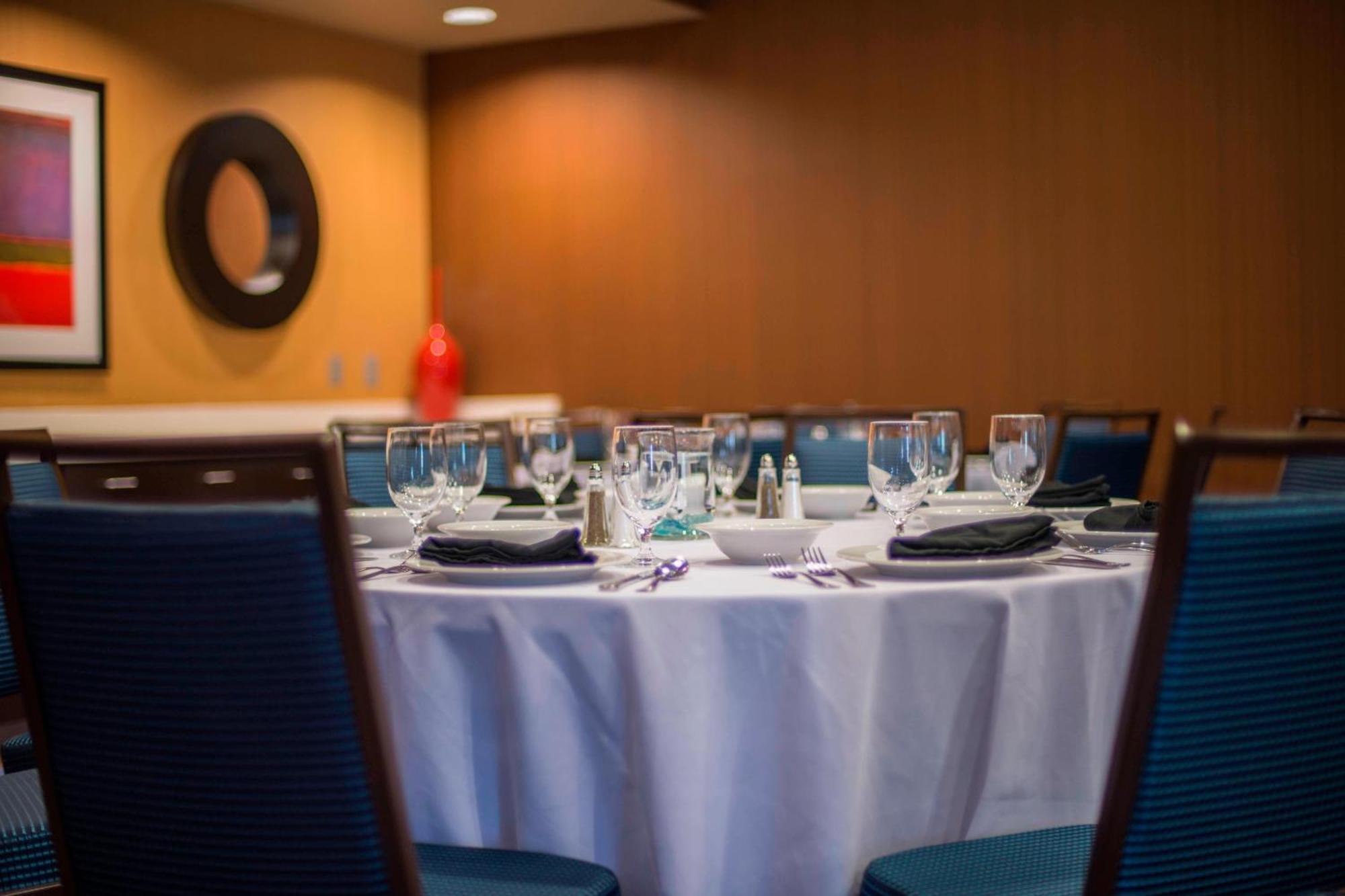 Courtyard By Marriott Hotel