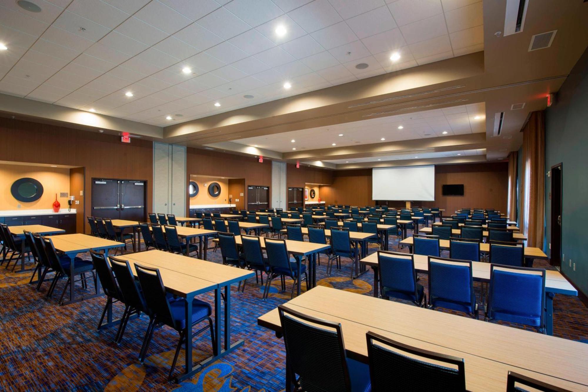 Hotel Courtyard By Marriott
