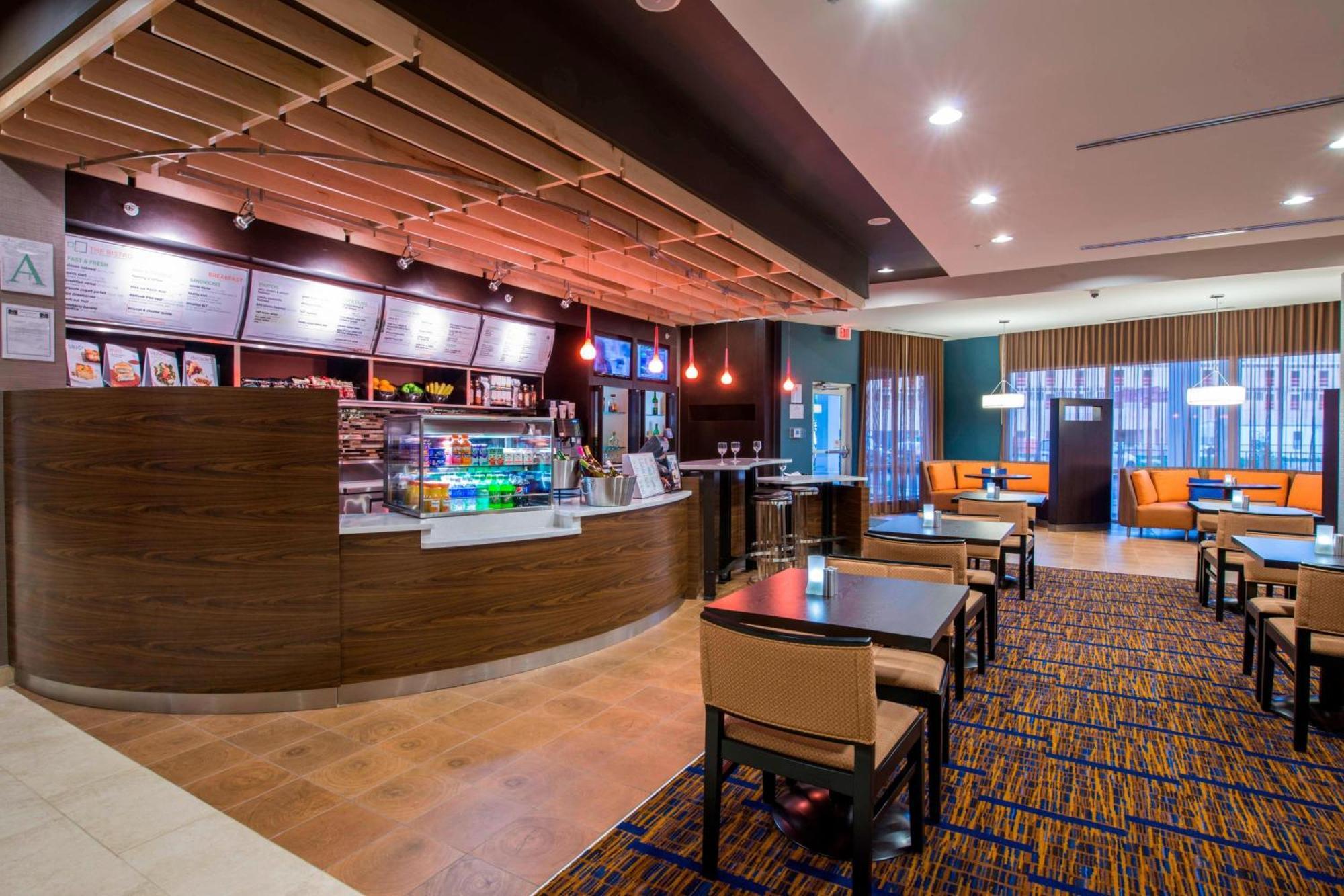 Hotel Courtyard By Marriott 3*