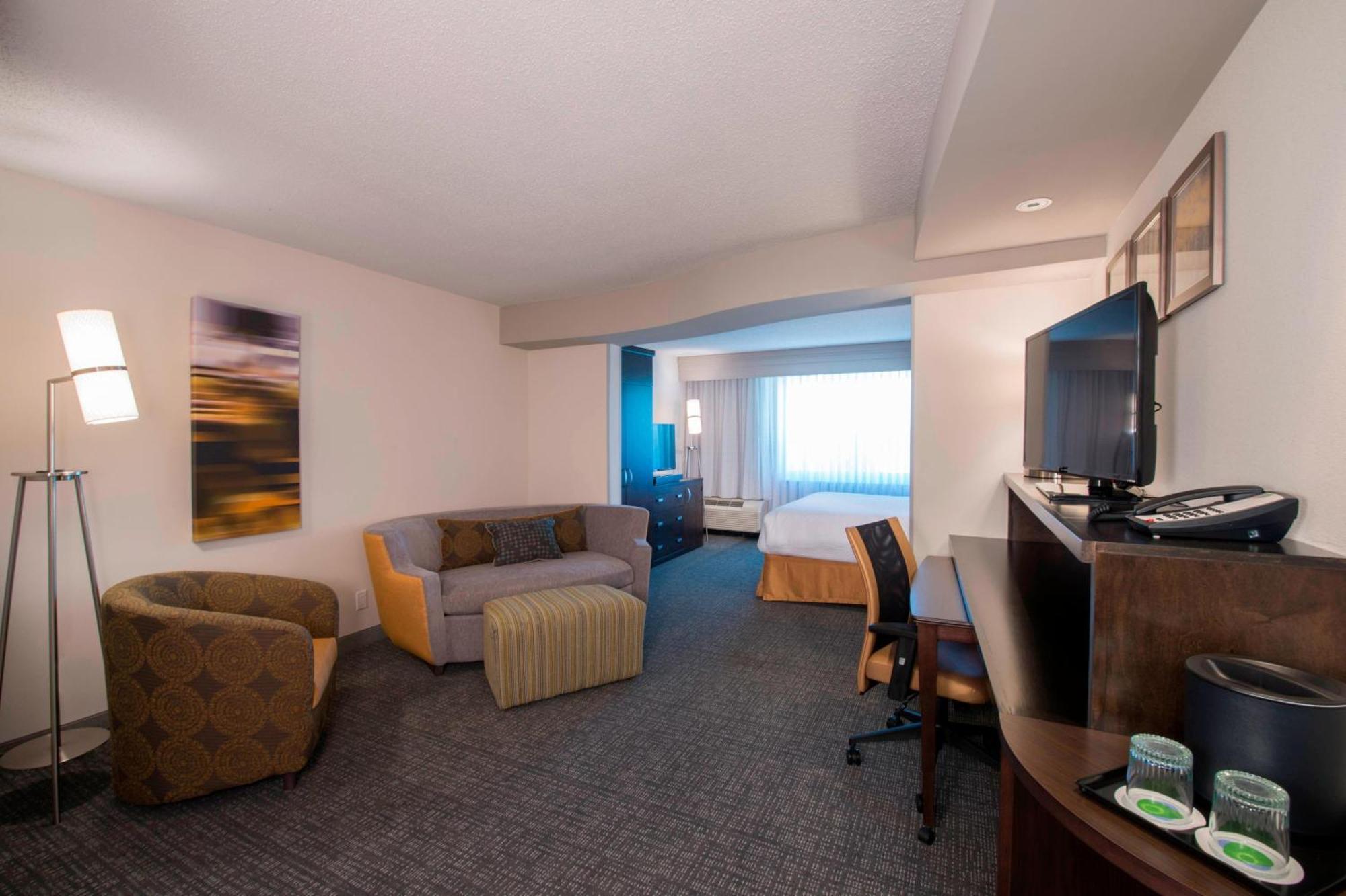 Hotel Courtyard By Marriott 3*
